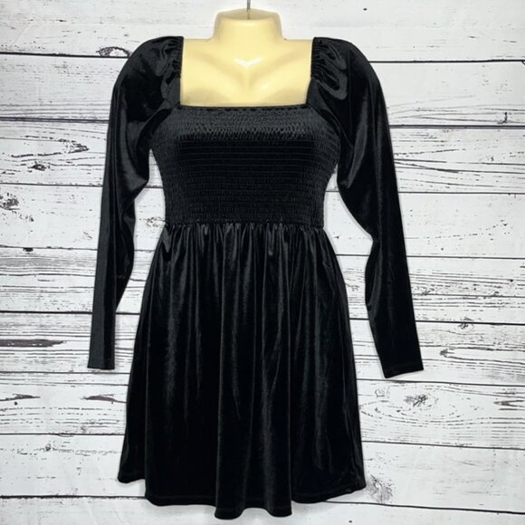Gap Black Velvet Goth Babydoll Dress Sz S NWT! Square Neckline, Fit & Flare - Picture 1 of 3